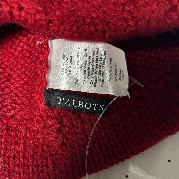 Elegant Red Knit Women's Beanie - Picture 2 of 5